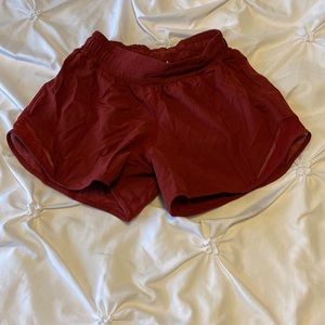 red hot ty hot lululemon shorts length:2.5 size:2